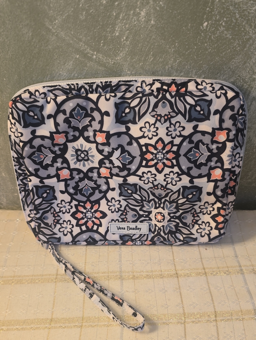 Vera Bradley Lisbon Medallion Wipes/Cosmetic Pouch Wristlet New